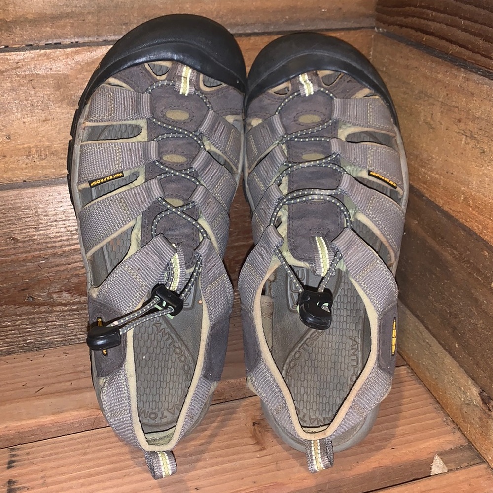 Keen Newport walking/hiking/water shoes
